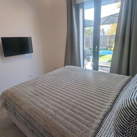 Appartement Domaine de la chapelle à Roquefort les Pins - Jacuzzi privatif - Alpes maritimes Extérieur photo