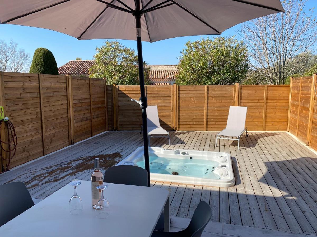 Appartement Domaine de la chapelle à Roquefort les Pins - Jacuzzi privatif - Alpes maritimes Extérieur photo