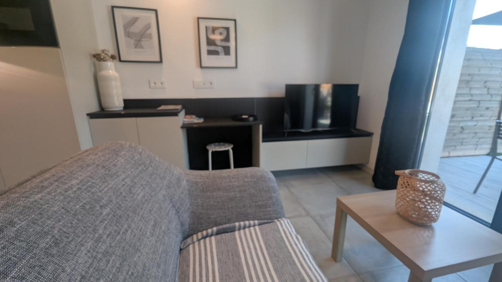 Appartement Domaine de la chapelle à Roquefort les Pins - Jacuzzi privatif - Alpes maritimes Extérieur photo