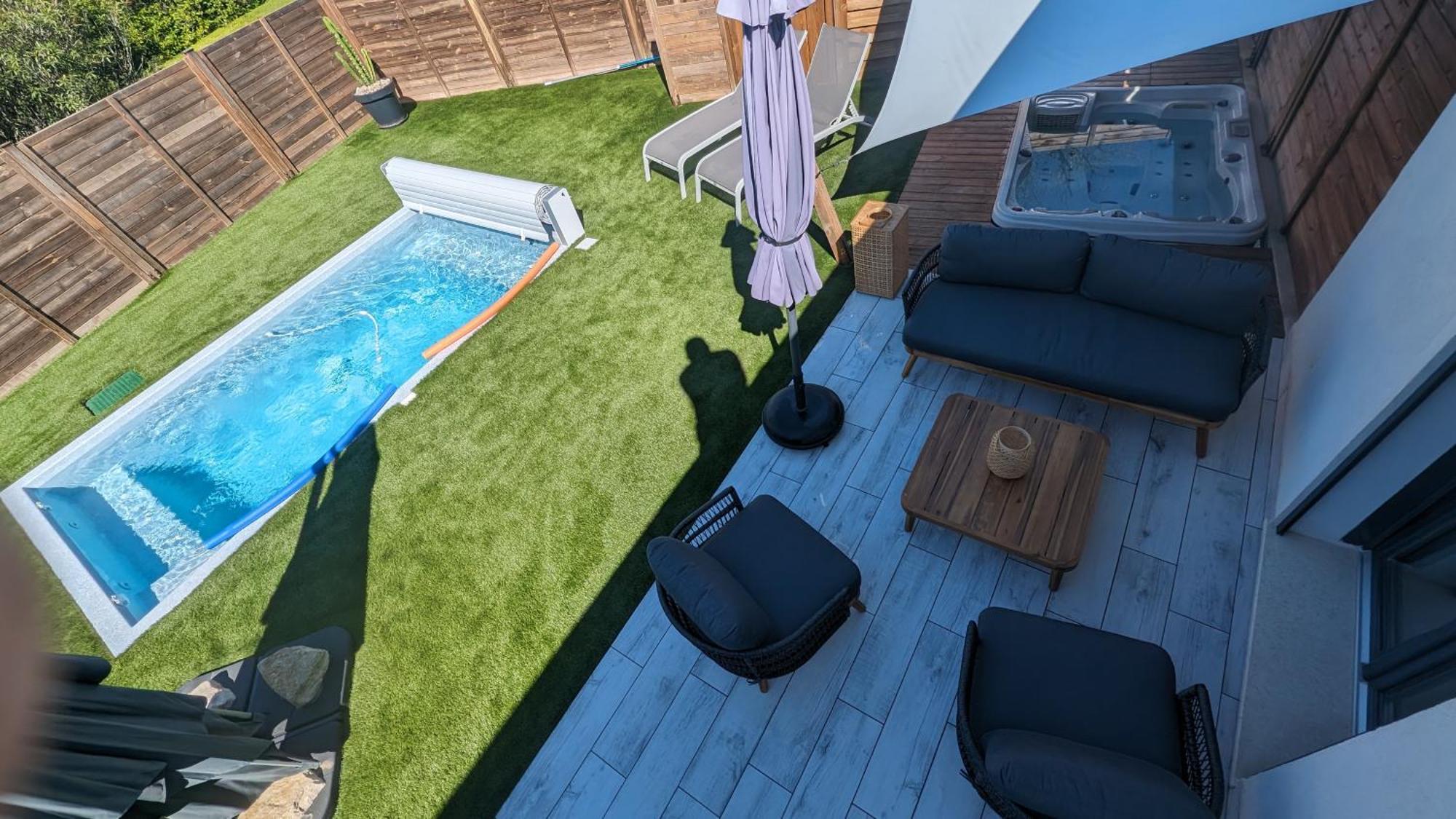 Appartement Domaine de la chapelle à Roquefort les Pins - Jacuzzi privatif - Alpes maritimes Extérieur photo