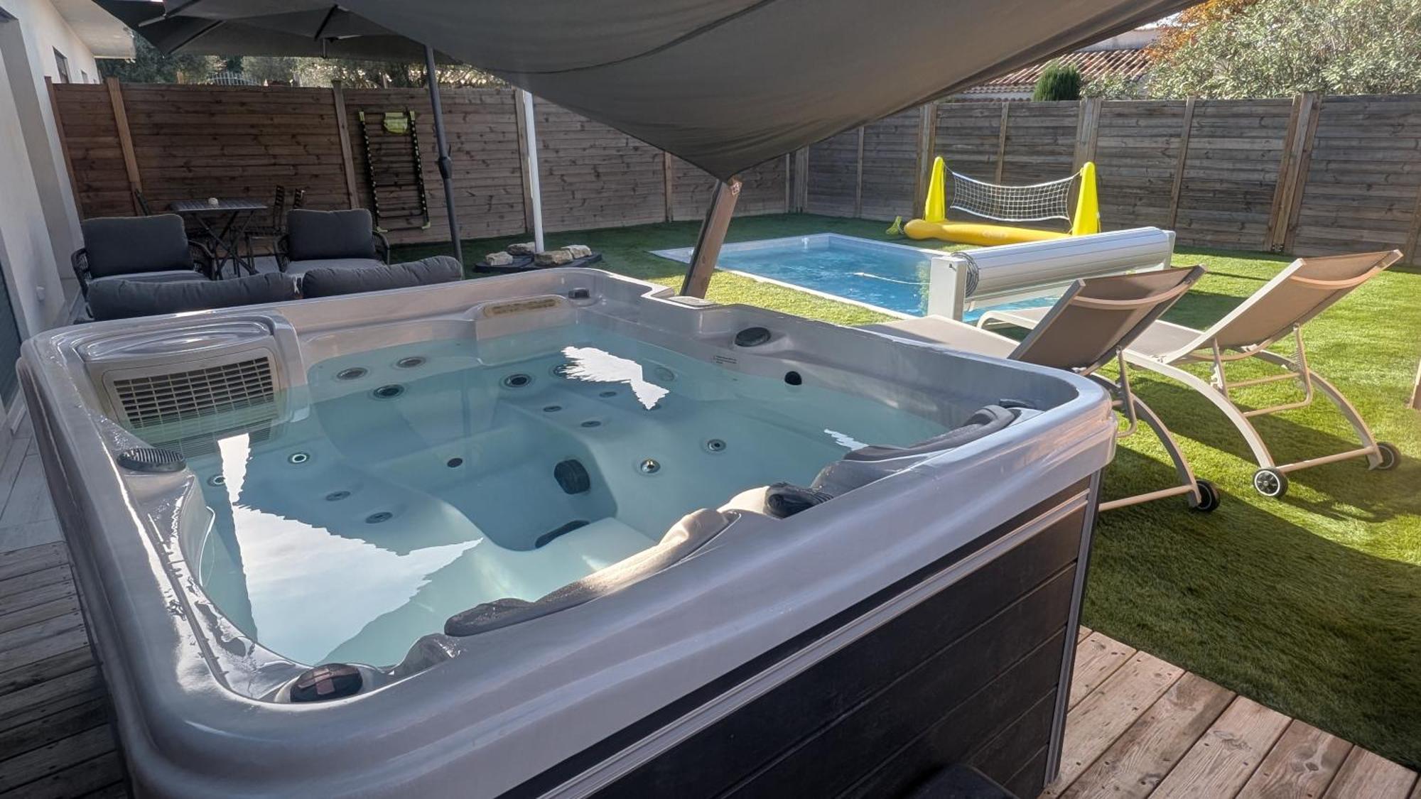 Appartement Domaine de la chapelle à Roquefort les Pins - Jacuzzi privatif - Alpes maritimes Extérieur photo