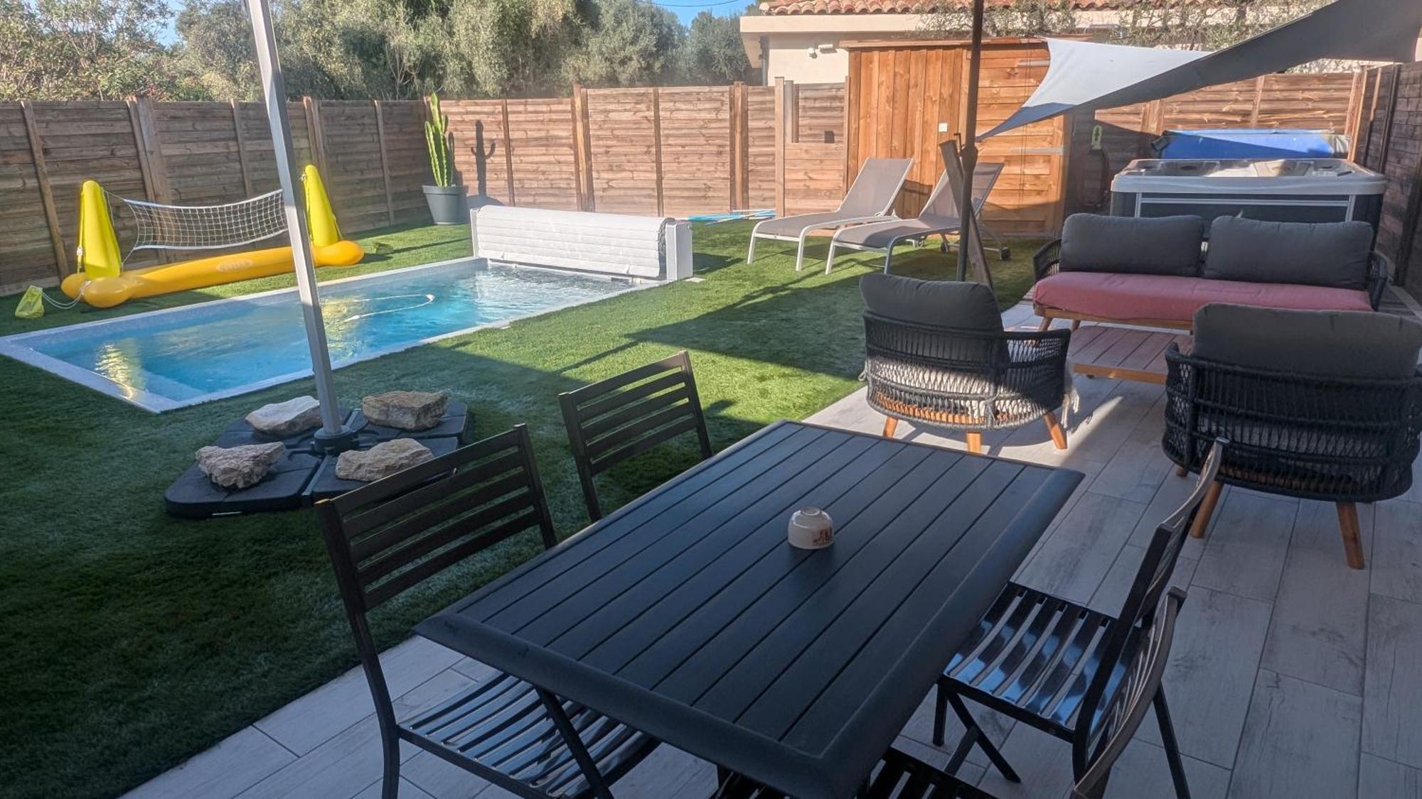 Appartement Domaine de la chapelle à Roquefort les Pins - Jacuzzi privatif - Alpes maritimes Extérieur photo