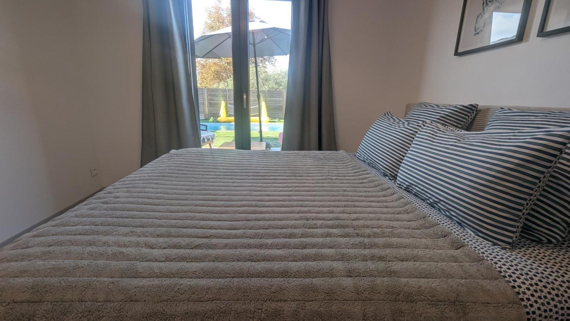 Appartement Domaine de la chapelle à Roquefort les Pins - Jacuzzi privatif - Alpes maritimes Extérieur photo
