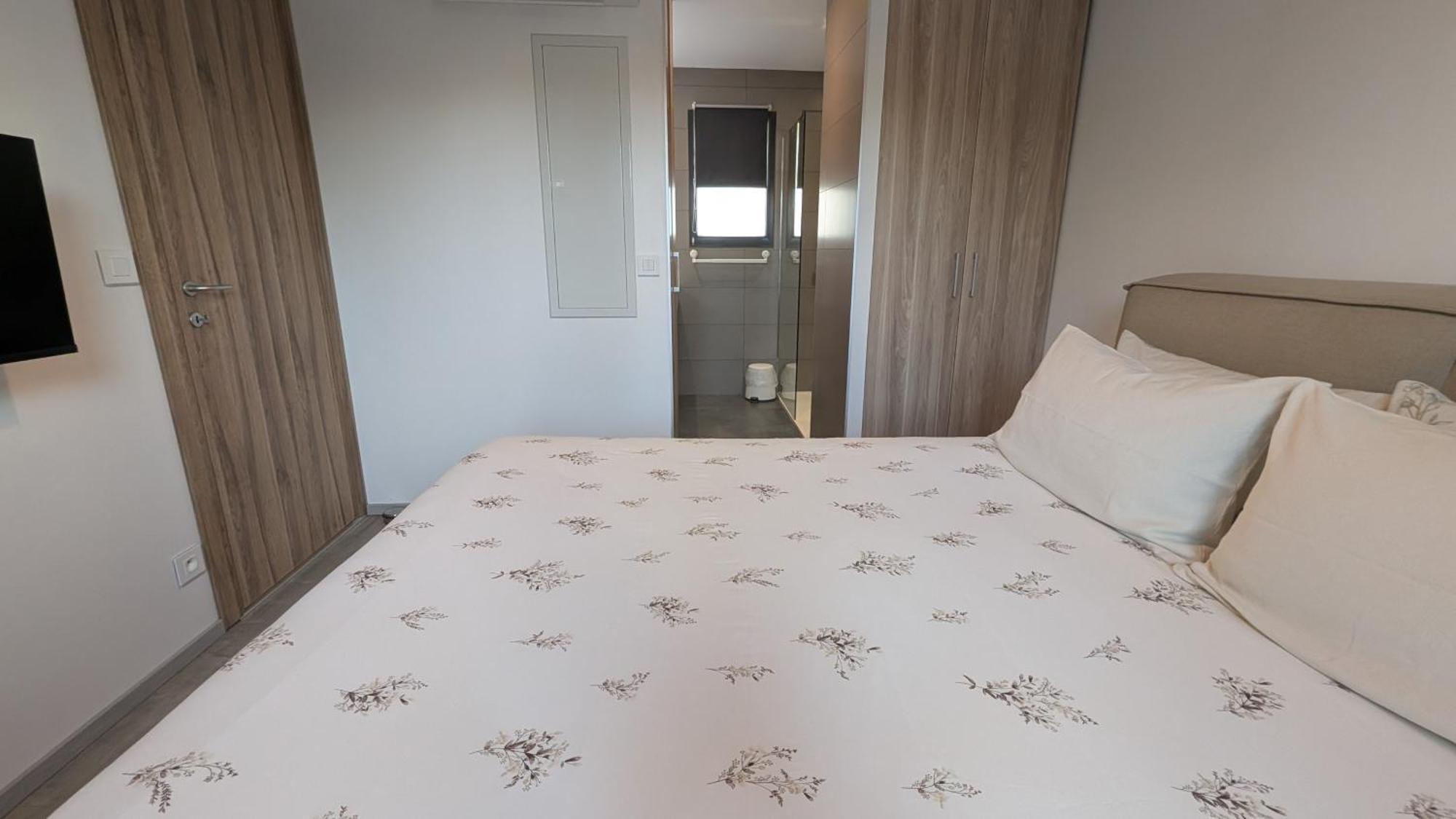 Appartement Domaine de la chapelle à Roquefort les Pins - Jacuzzi privatif - Alpes maritimes Extérieur photo