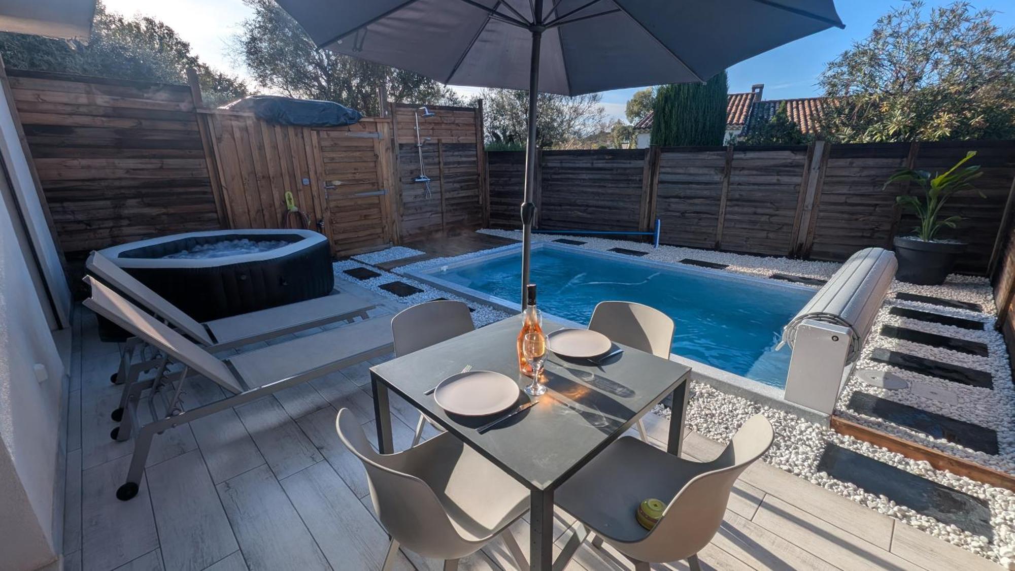 Appartement Domaine de la chapelle à Roquefort les Pins - Jacuzzi privatif - Alpes maritimes Extérieur photo